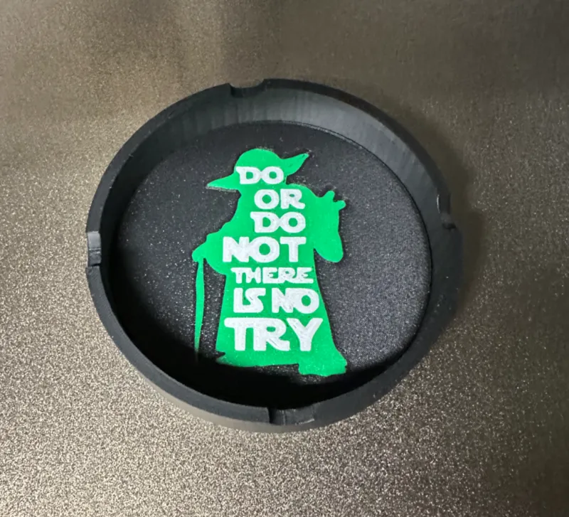 Removable base ash tray, Yoda