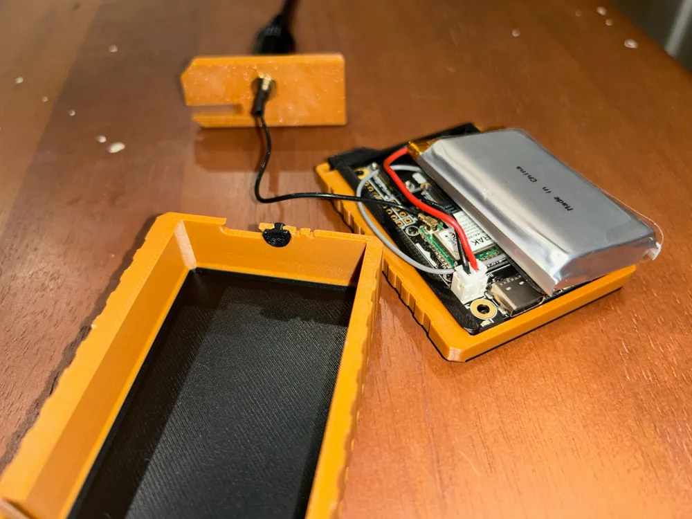 Arm Kit Rak RAK Kit Enclosure with Exterior Antenna and Button Remixed by Mattalat ...