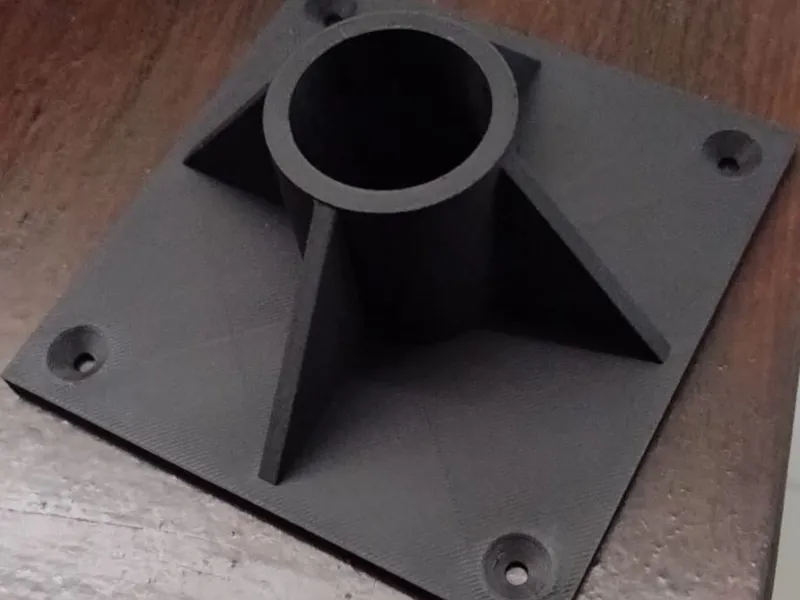 Support for monitor arms pipe