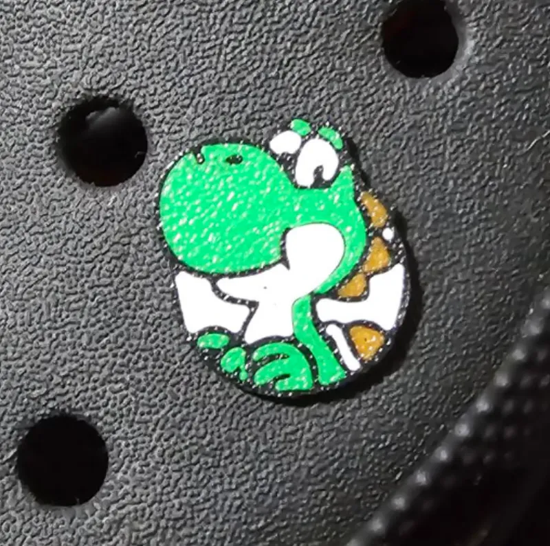 Yoshi Croc Pin Small Simple Multicolour