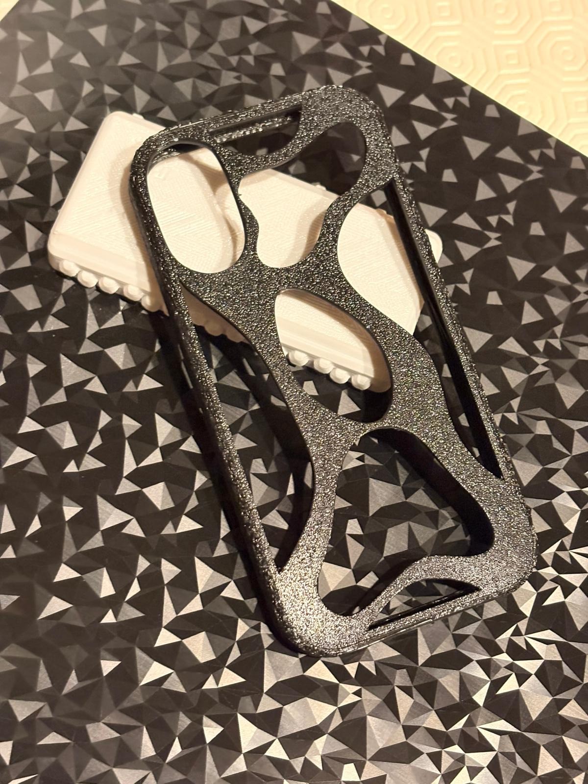 Miniatura 3 do modelo 3D IPhone 16 Voronoi Case