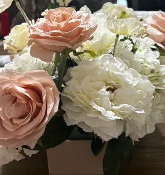 Center piece flower holder