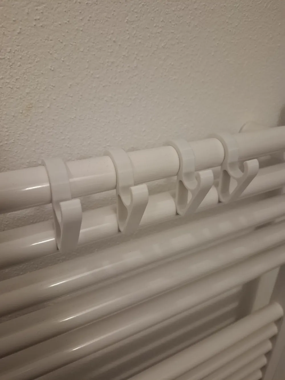 Holder for radiators / Halter für Badheizkörper von Maker_Mountainman ...