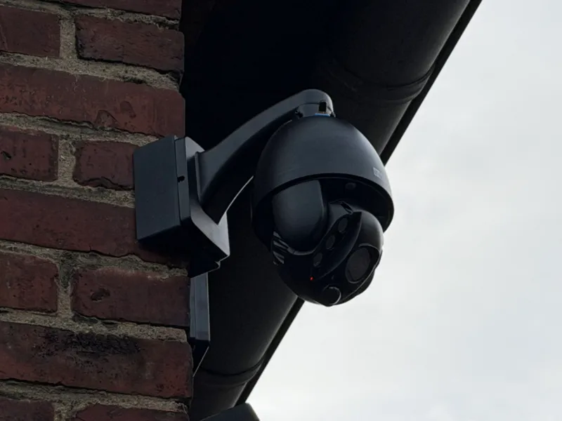 Instar IN-9820 Corner Mount (PTZ 4k)
