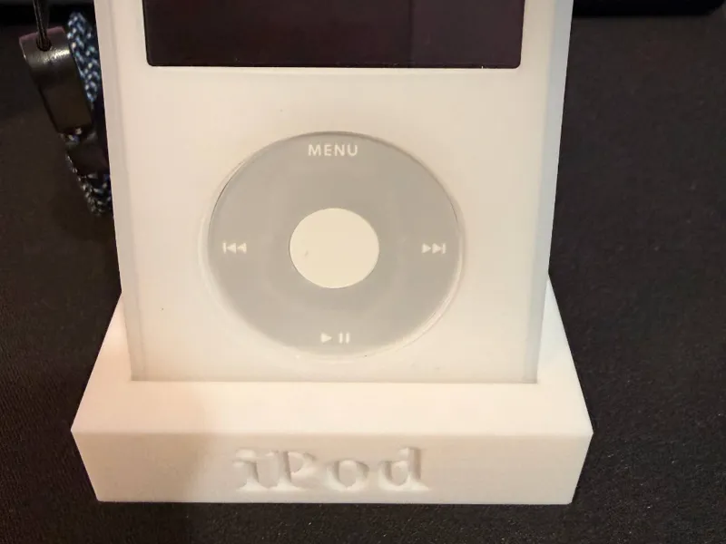 Dock iPod Classic 5th Version Gruesa y con Funda