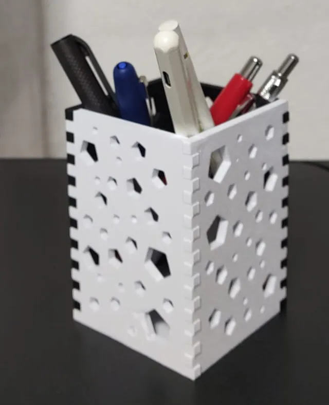 Pen holder 01