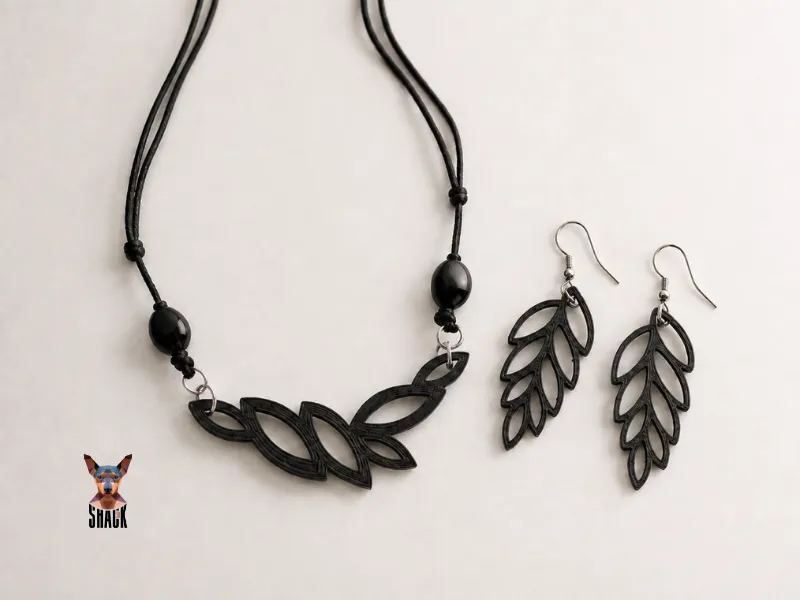 Leafline – Necklace & Earrings view 2