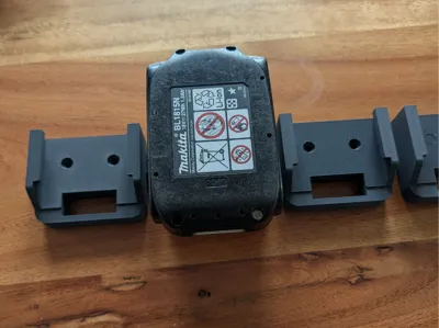 Makita Battery Wall Mount LXT18V