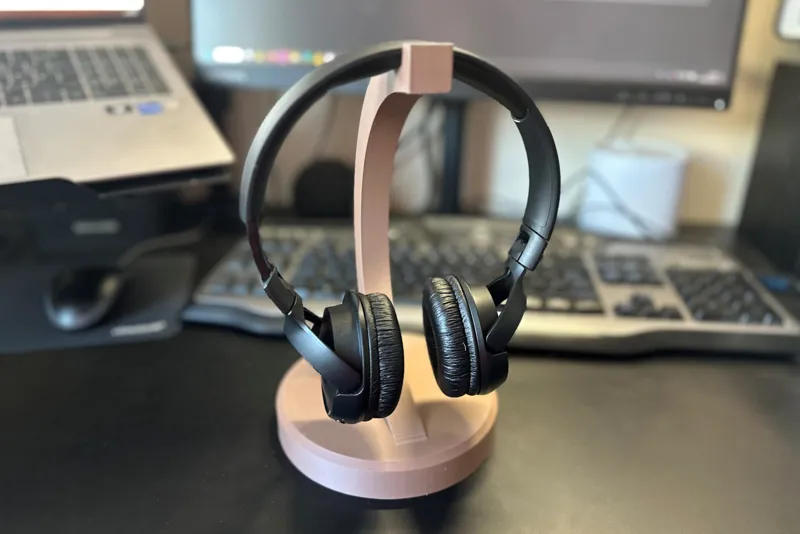 Elegant Headphone Stand