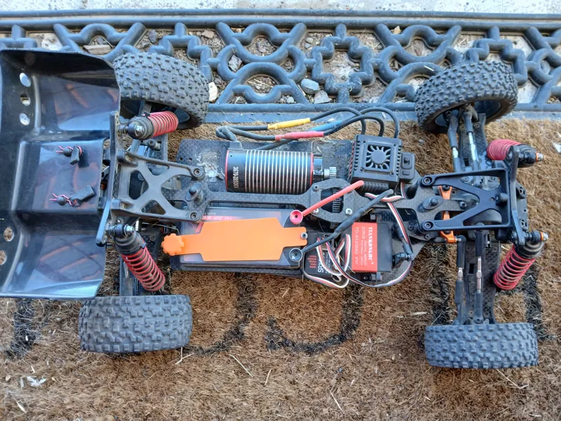Hot Bodies Battery Retainer
