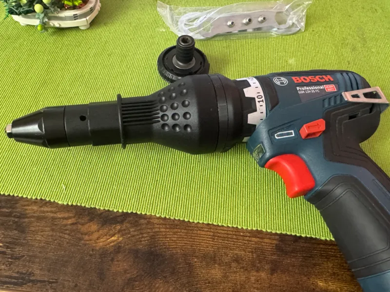 Riveter FlexiClick Adapter for Bosch 12v