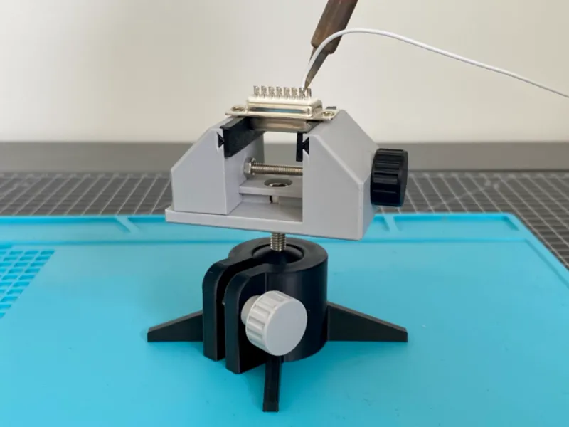Desk Vise for Soldering