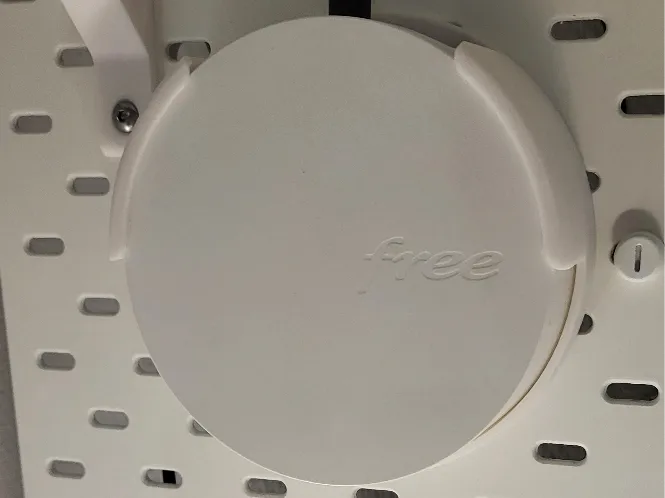 Support for repeteur wifi pop skadis Ikea 