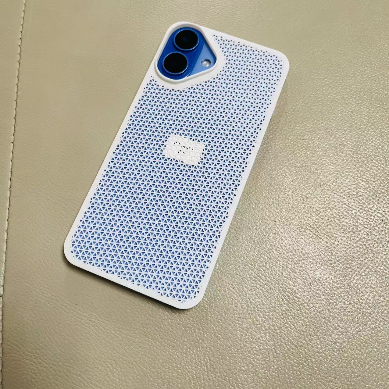 Miniatura 3 do modelo 3D iPhone  16 系列 1mm 手机壳