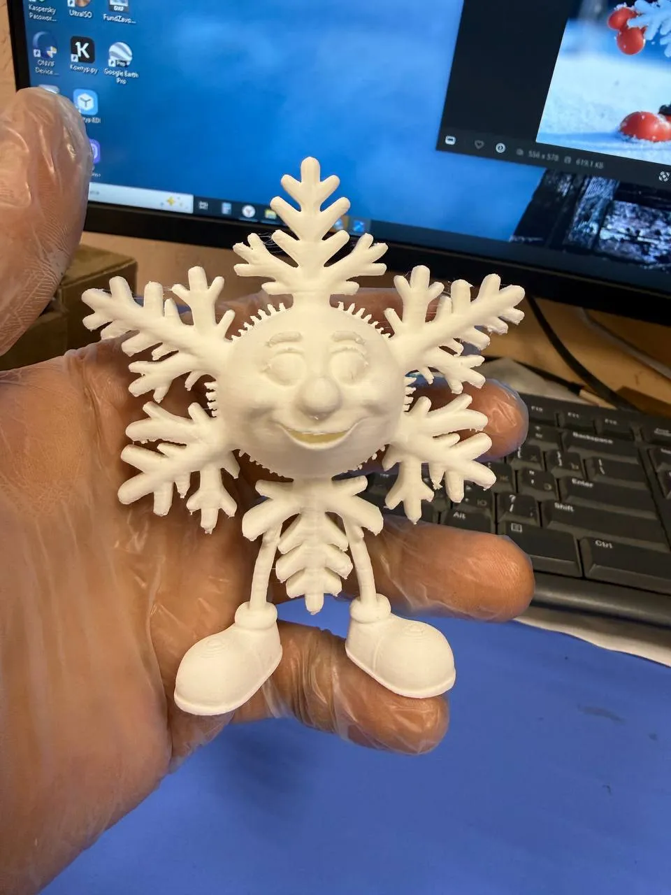 Snowflake Buddy by ilka84 MakerWorld: Download Free 3D Models