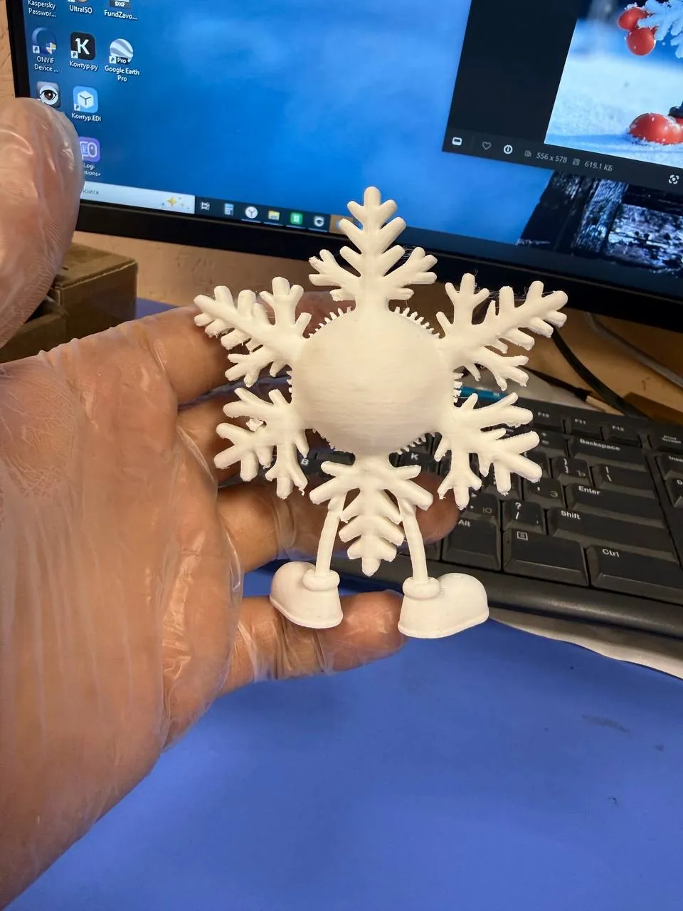 Snowflake Buddy by ilka84 MakerWorld: Download Free 3D Models