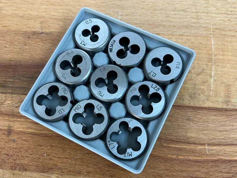 Gridfinity Thread Cutter Holder (stackable)
