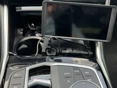 Console: Auto-Vox Display in BMW 3/4 Series