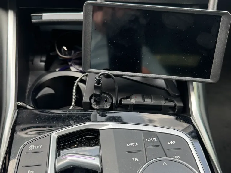 Konsole: Auto-Vox Display in BMW 3/4er