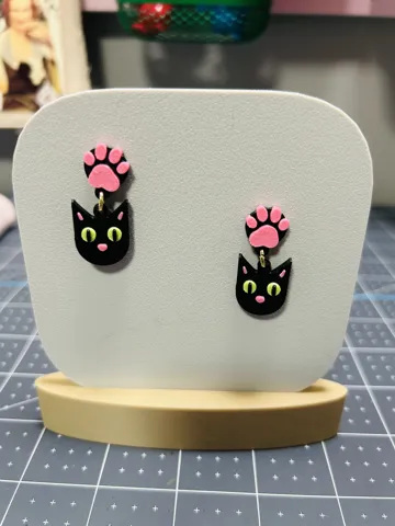 Pendientes: Cat Face and paw pad earrings — vista de referencia 4
