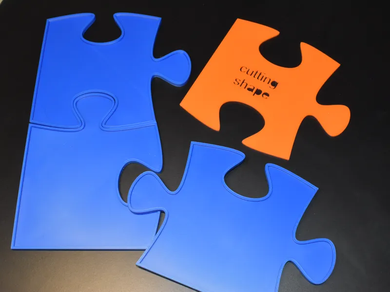 Cornice a forma di puzzle