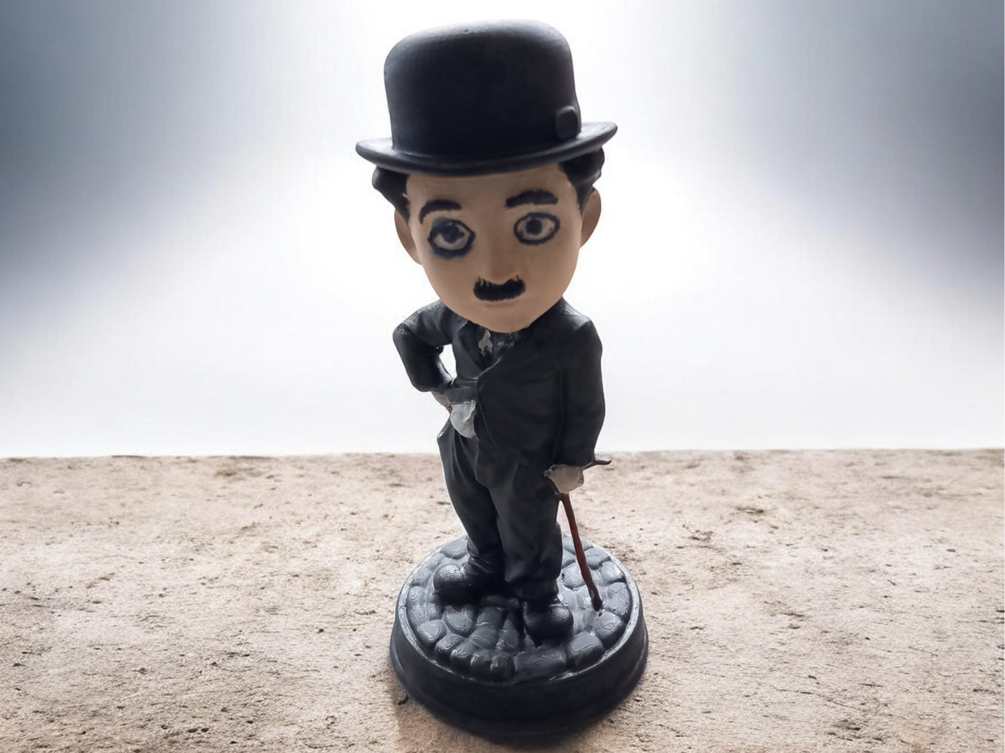 Bobblehead “Il Vagabondo” – Statuetta con Testa