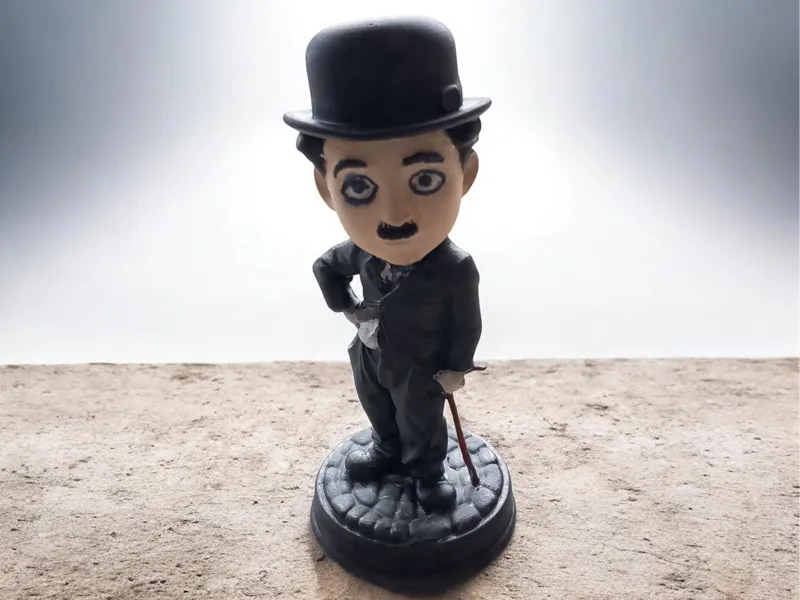 Bobblehead “Il Vagabondo” – Statuetta con Testa