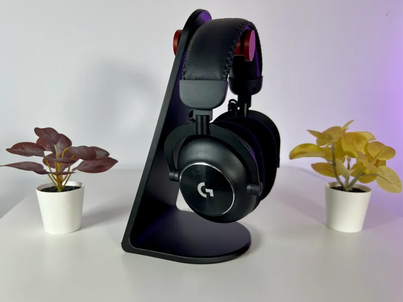 Minimalist Headphone Stand