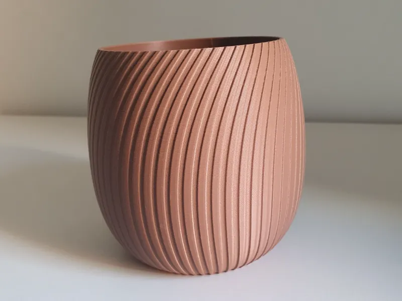 Minimalistic Small Ribbed Vaze