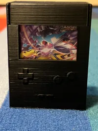 Boîte à deck Pokémon façon Game Boy — photo 3