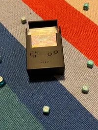 Boîte à deck Pokémon façon Game Boy — photo 2