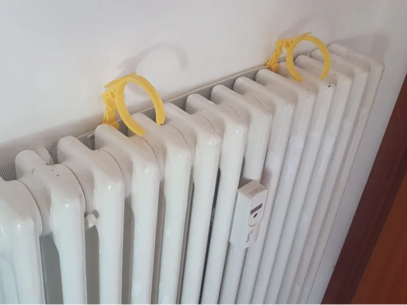 Gancio termosifone per pannelli termoriflettenti 