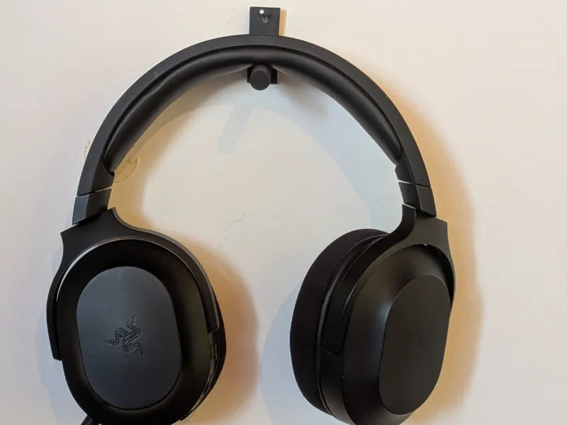 Headphone holder