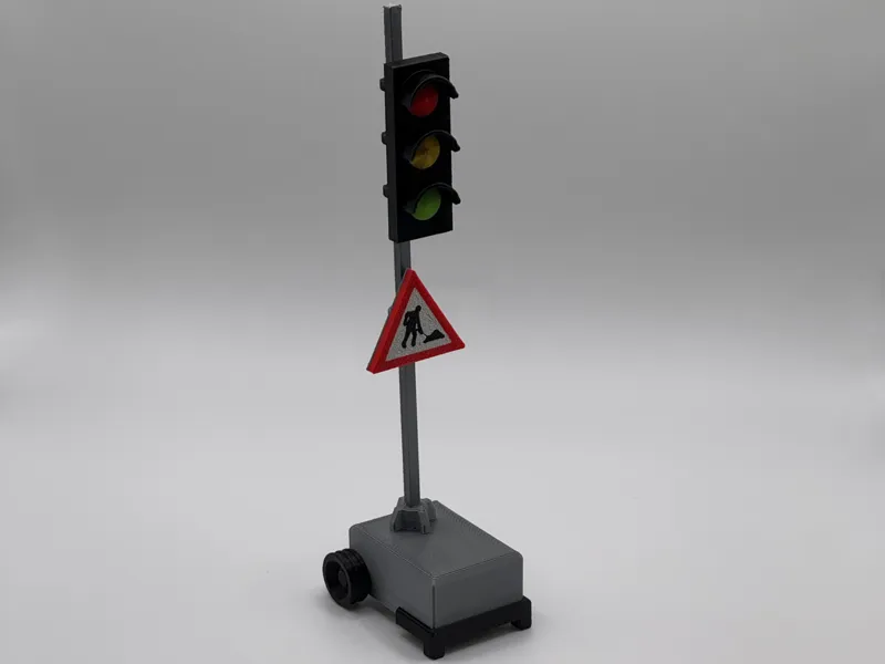 Miniature contruction site traffic light