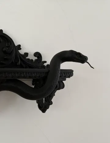 Estante o repisa: Gothic Snake Wall Shelf – Baroque Serpent Decor — vista de referencia 3