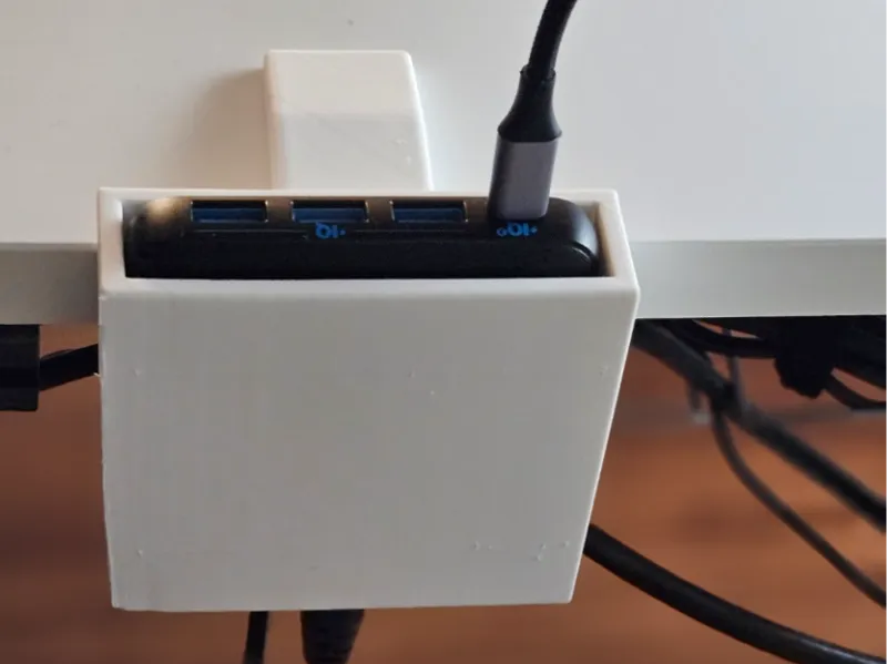 Anker Power Port Atom III desktop mount