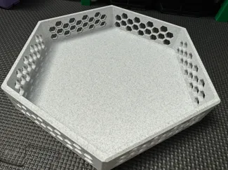 Dice Tray with Honeycomb Walls