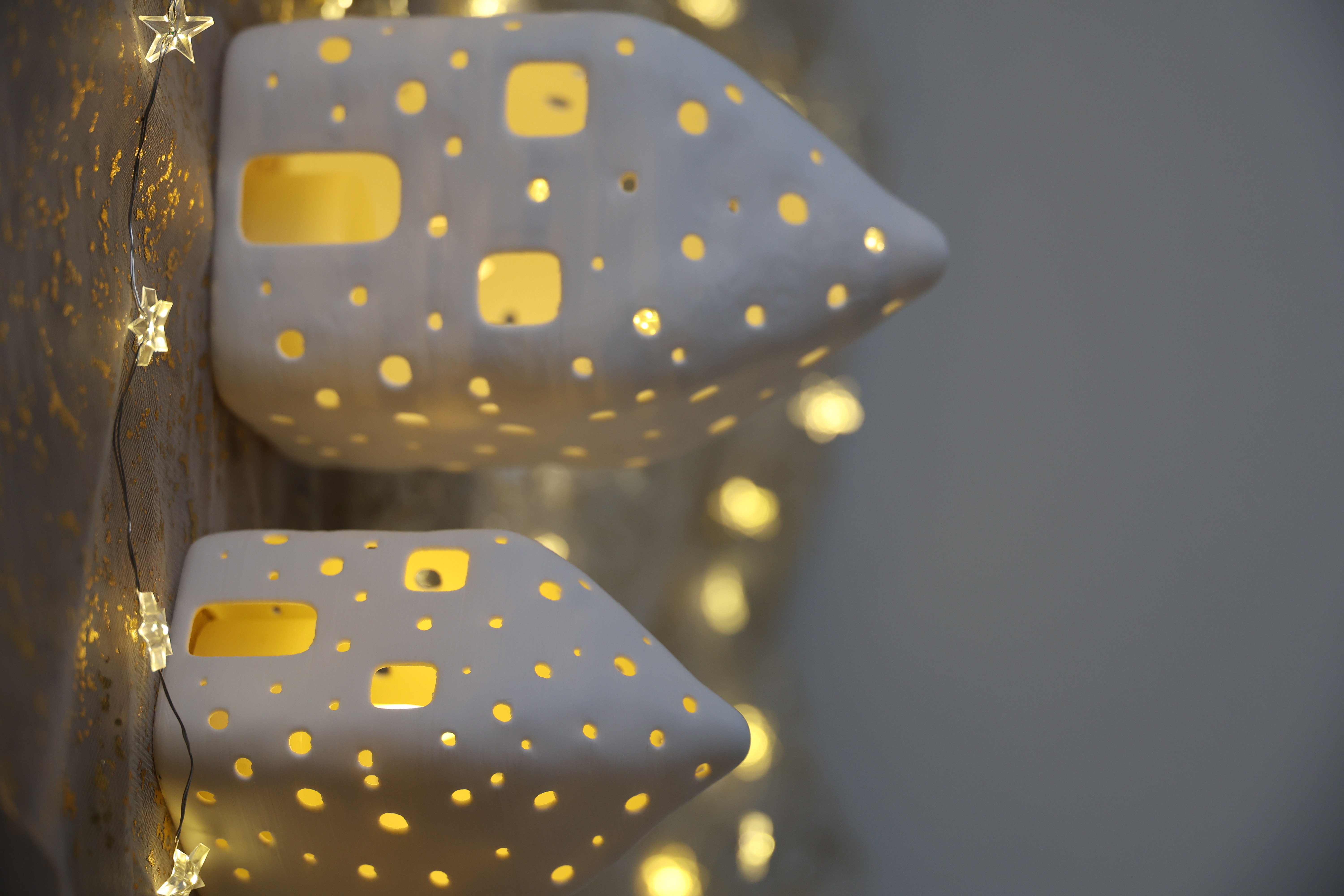 Clay Style Christmas House – LED Decoration - 1