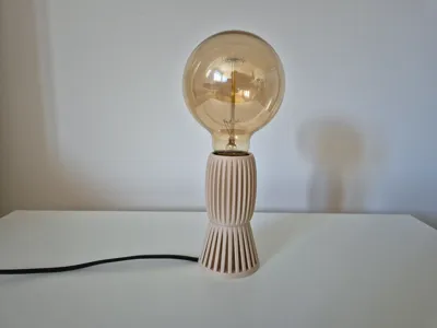 Lamp base for E27 socket