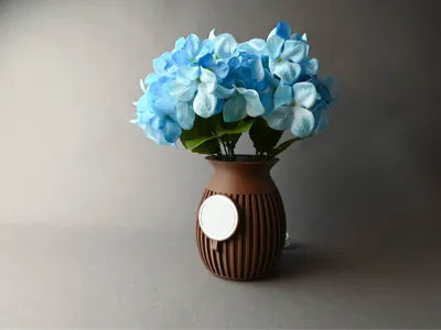 Spiral MagSafe Vase