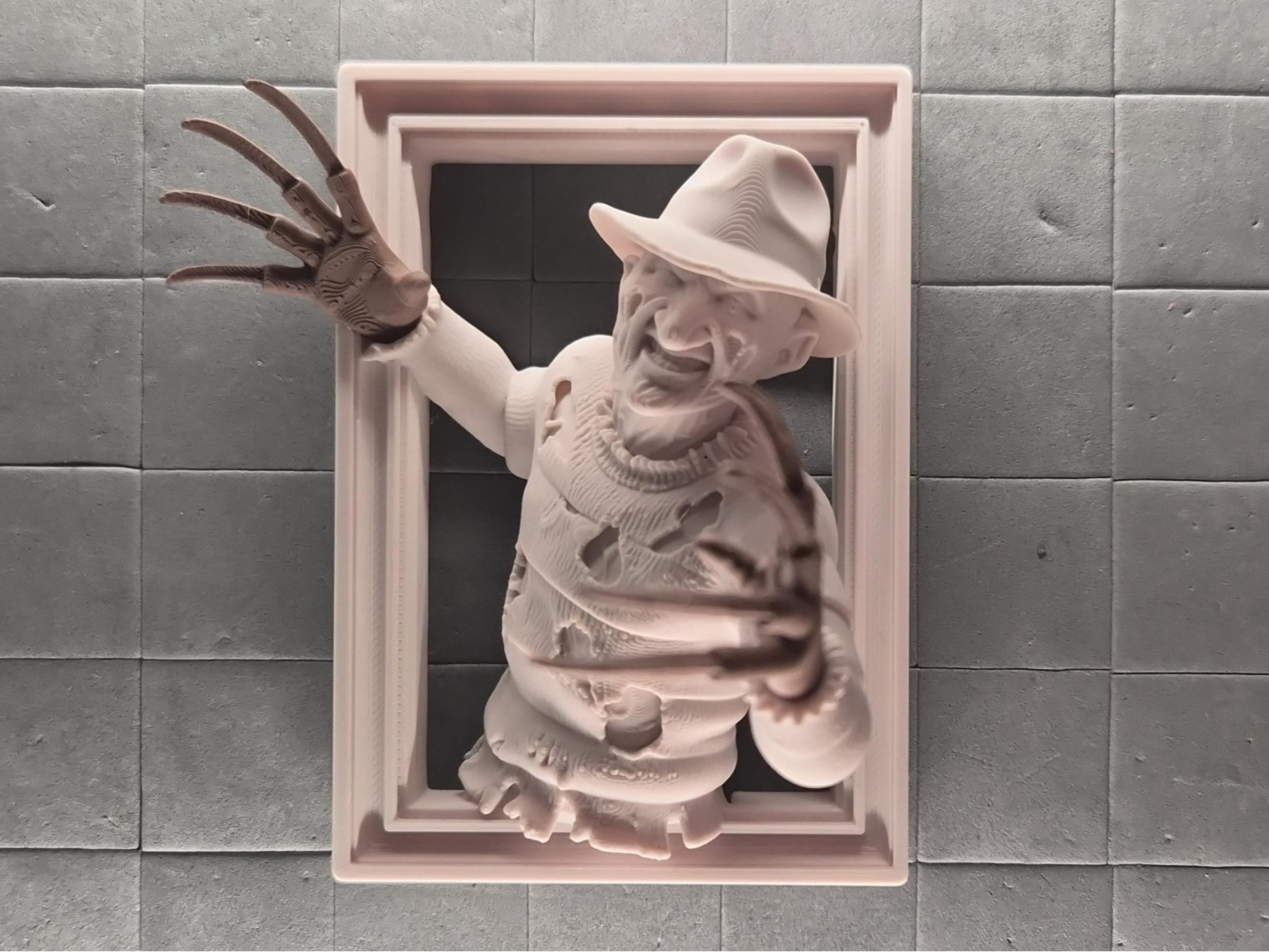 Out of the Frame – Freddy Nightmare | Keyhole