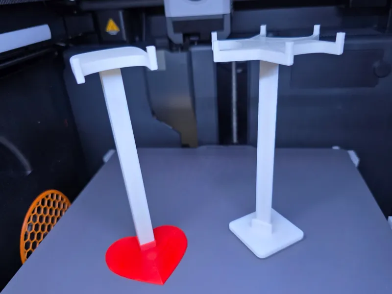 Razor stand