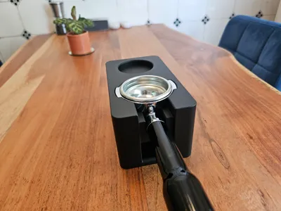 Tamper Station Profitec PRO 300 - easy to clean