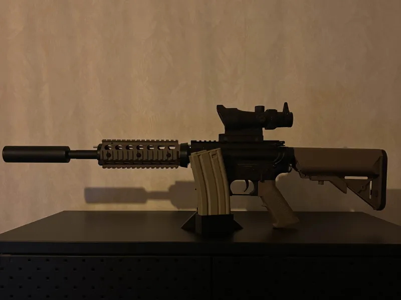 M4A1 + MAG STAND