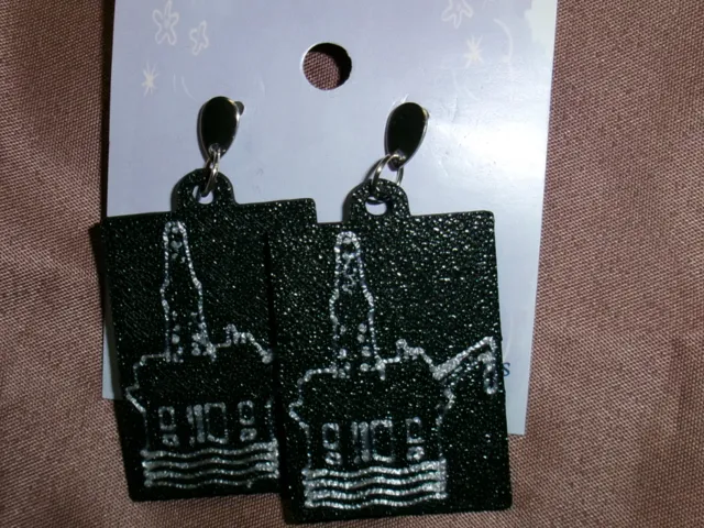 Oil Rug Keychain and earrings