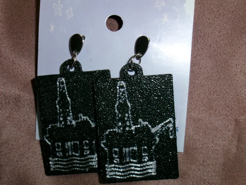 Oil Rug Keychain and earrings