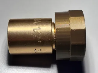 PET / Glass bottle cap adapter to a 1/2" thread