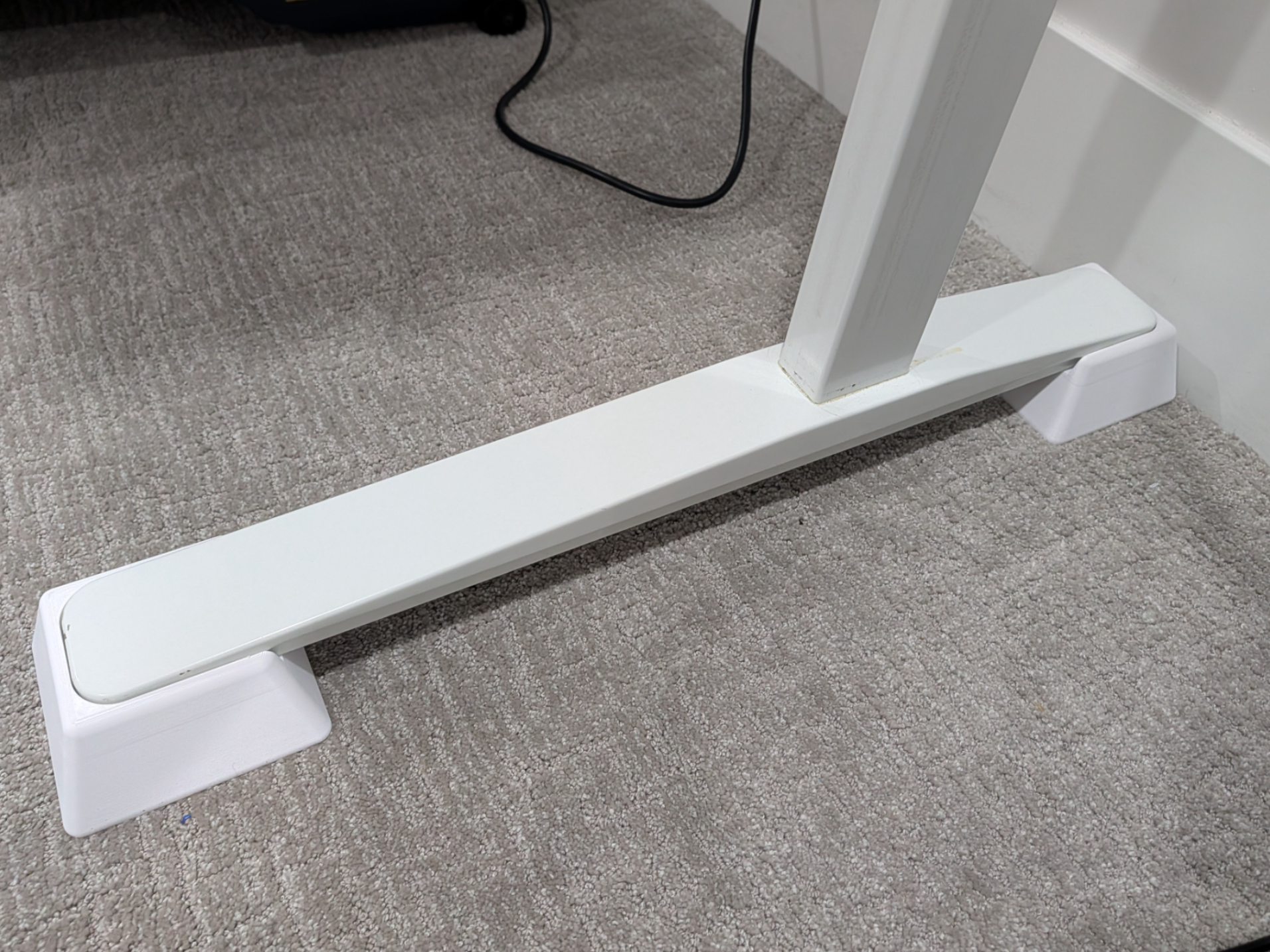 Uplift V2 Desk Riser