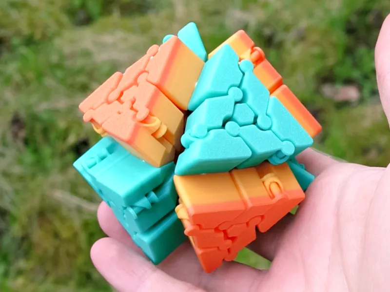 Uekitahedron Fidget Toy