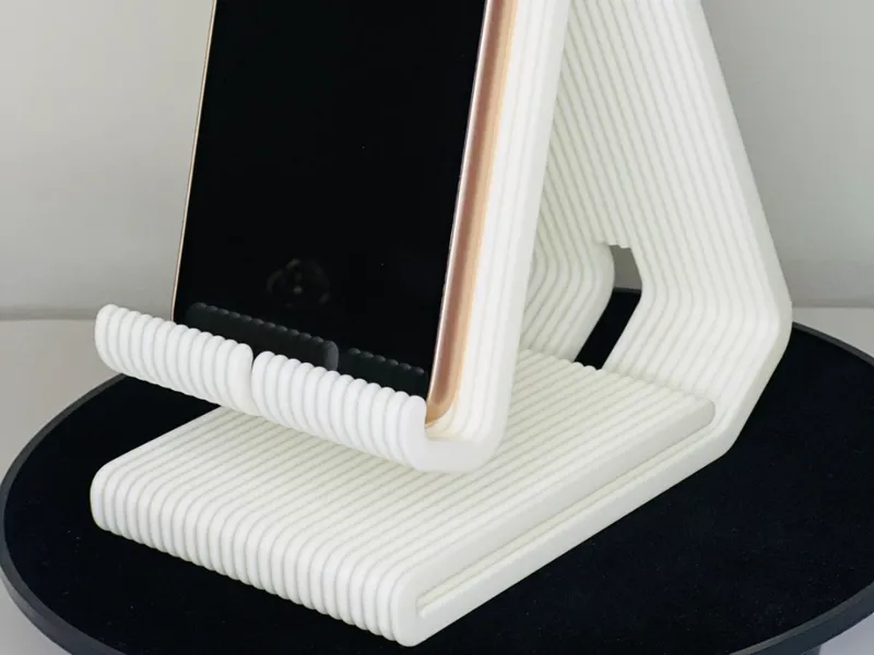 Premium Ribbed Phone Stand – Modern Desk Design